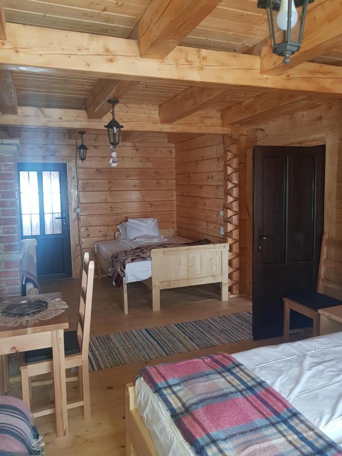 Tulean Cabin Bed and Breakfast Săcel Exterior foto