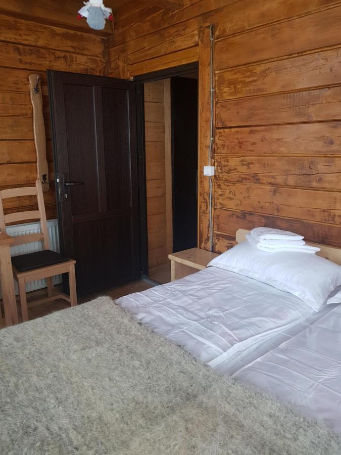 Tulean Cabin Bed and Breakfast Săcel Exterior foto