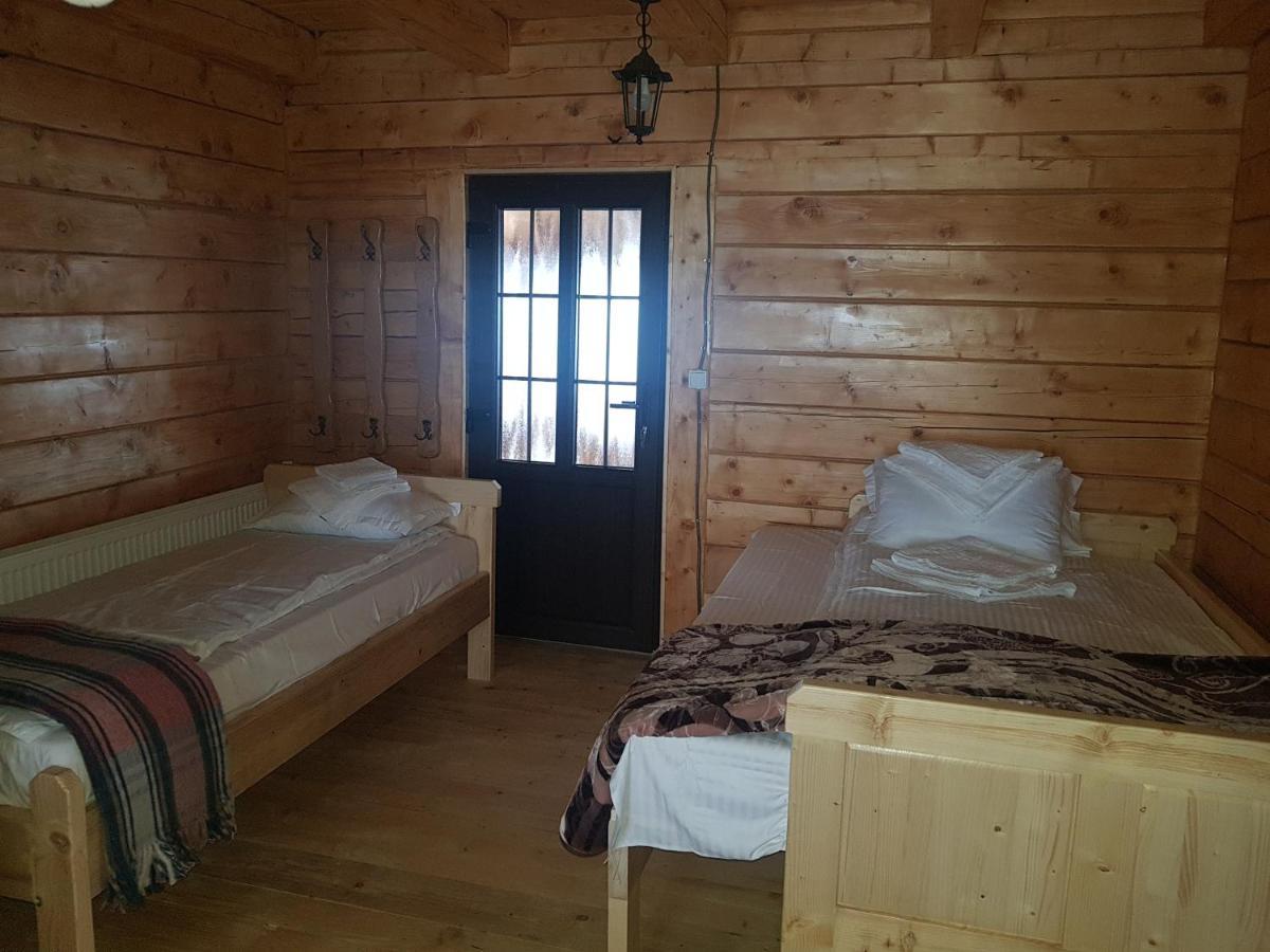 Tulean Cabin Bed and Breakfast Săcel Exterior foto